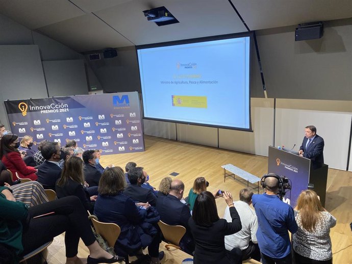 Archivo - El ministro de Agricultura, Pesca y Alimentación, Luis Planas, durante la clausura de los premios de InnovaCción de Promarca