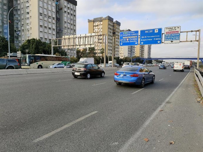 Vía en la que se ha producido el accidente de tráfico entre dos vehículos, a la salida de Málaga