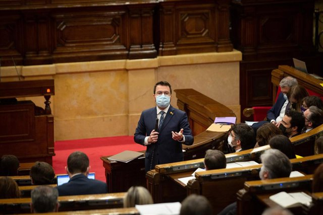 El presidente de la Generalitat, Pere Aragonès, en la sesión de control del pleno del Parlament del 23 de febrero.