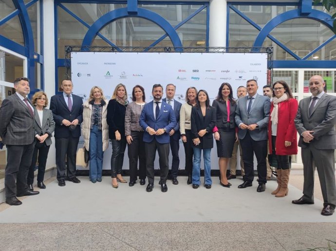 El viceconsejero de Turismo, Regeneración, Justicia y Administración Local de la Junta, Manuel Alejandro Cardenete (centro), en la inauguración del Foro de Turismo Cultural y Patrimonial.