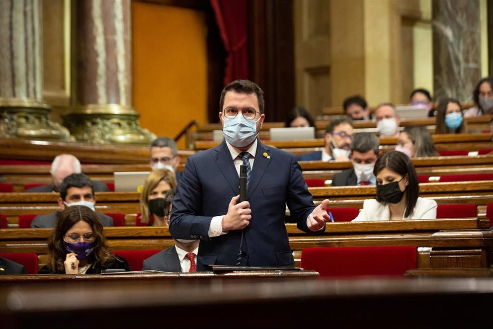 El presidente de la Generalitat, Pere Aragons, en la sesión de control del pleno del Parlament del 23 de febrero.