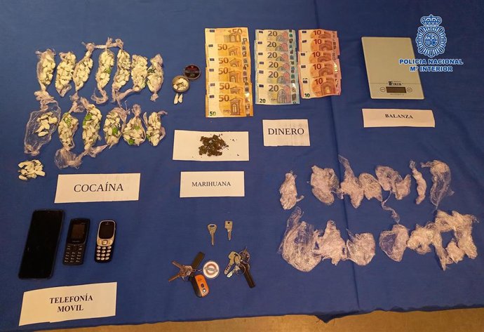 La Policía Nacional detiene en Talavera a un varón que utilizaba su propio bar para traficar con cocaína.