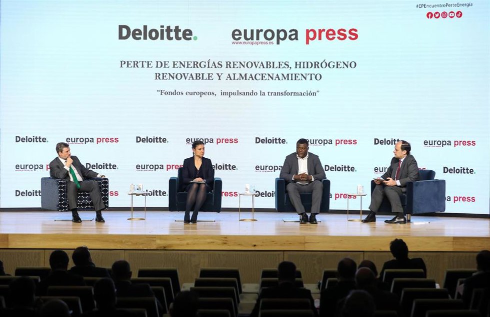Ecuentro informativo Energías Renovables, Hidrógeno Renovable y Almacenamiento, de Europa Press y Deloitte