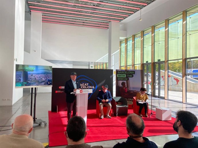 El primer teniente de alcalde de Barcelona, Jaume Collboni, y el director de GSMA, John Hoffman, presentan el Beat Barcelona