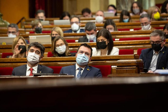 El president de la Generalitat, Pere Aragons, en un pleno del Parlament de Catalunya, a 23 de febrero de 2022.