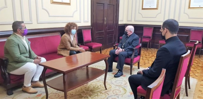 Primera visita institucional de la presidenta de la Diputación al Obispado de Huelva.