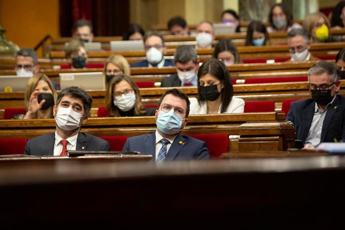 El president de la Generalitat, Pere Aragons, en un ple del Parlament 