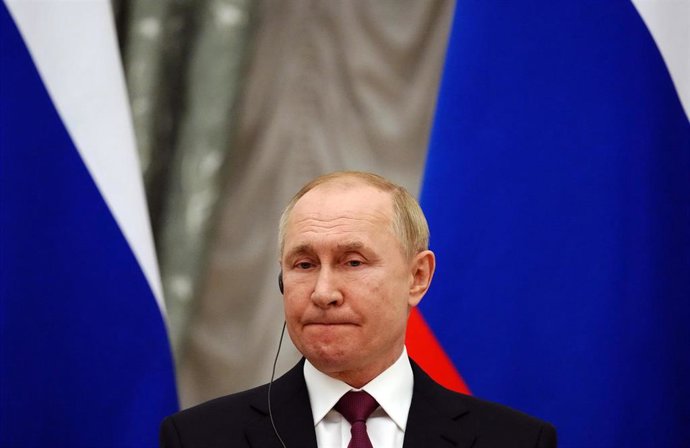 15 February 2022, Russia, Moscow: Russian President Vladimir Putin attends a joint press conference with German Chancellor Olaf Scholz, following their meeting in the Kremlin. Scholz met the Putin for talks on the situation on the Ukrainian-Russian bord