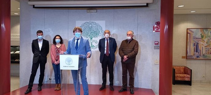 El secretario general del PSE-EE, Eneko Andueza, en la sede de Euskaltzaindia