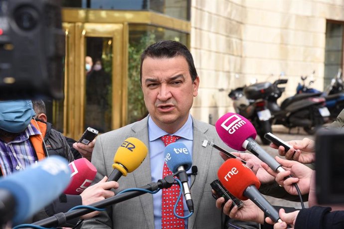 El consejero de Agricultura, Agua y Desarrollo Rural de C-LM, Francisco Martínez Arroyo