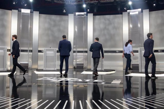 Archivo - Pedro Sánchez, Pablo Casado, Pablo Iglesias, Albert Rivera y Santiago Abascal antes del debate electoral de noviembre de 2019.