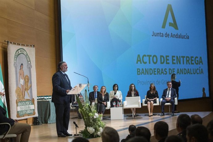 Entrega de las Banderas de Andalucía en Granada, en imagen de archivo