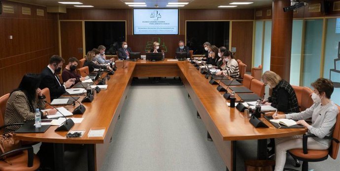 Azpiazu da cuenta del estado de situación de los Fondos Europeos de Recuperación, Transformación y Resiliencia