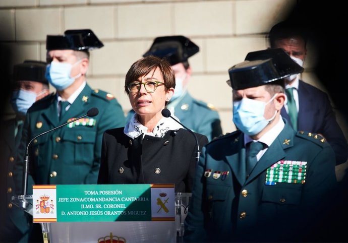 La directora general de la Guardia Civil, María Gámez, preside el acto de toma de posesión del nuevo coronel jefe de la Zona de Cantabria, Antonio Orantes, en el acuartelamiento de Campogiro.