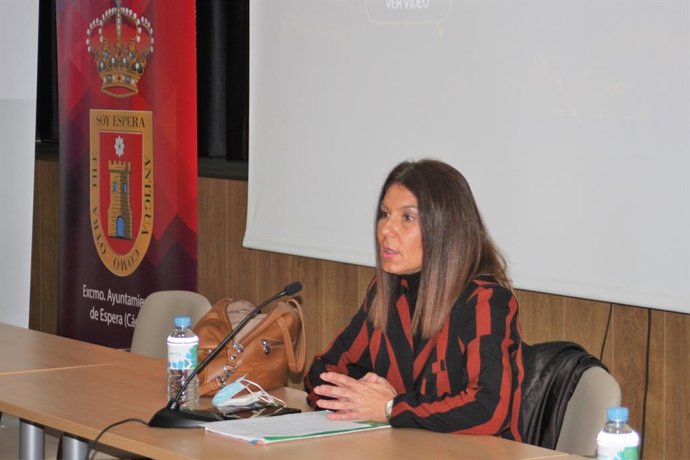 Herencia presentando la web de los Pueblos Blancos de la Sierra.