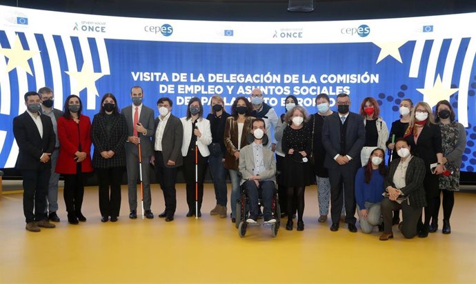 Los eurodiputados de la delegación del Parlamento Europeo durante su visita
