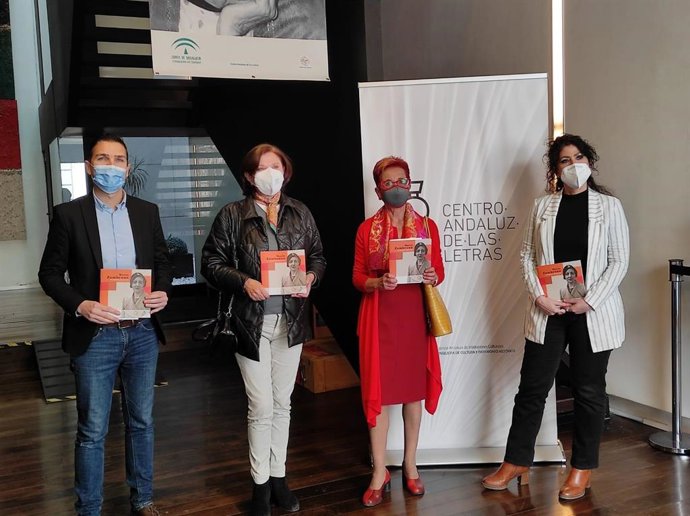 La Consejería de Cultura presenta el cuaderno didáctico sobre María Zambrano destinado a jóvenes andaluces