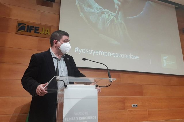 Reyes, en la inauguración de la jornada.