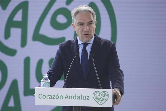 El consejero de Presidencia, Elías Bendodo, durante la presentación del plan de acción de la marca 'Corazón Andaluz' en el Cubo-Andalucía Open Future, a 23 de febrero de 2022 en Sevilla (Andalucía, España)