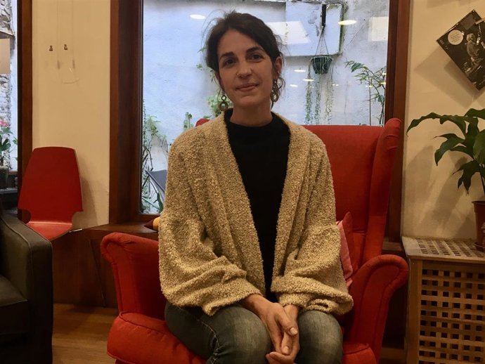 La veterinaria Pilar Codony presenta su primera novela, 'Distcia'.