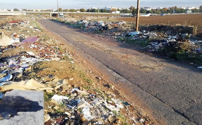Estado del carril de acceso a la EDAR Ranilla.