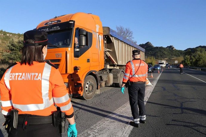 Control de camiones a cargo de la Ertzaintza
