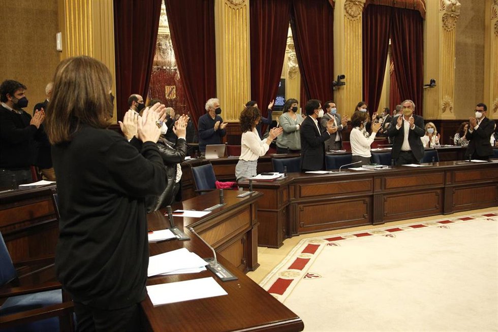 El pleno del Parlament, este martes, tras la aprobación de la Ley de Educación.