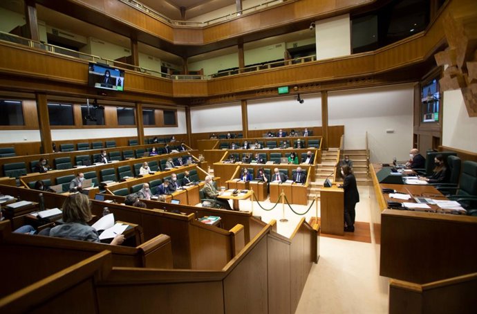 Archivo - Pleno del Parlamento Vasco