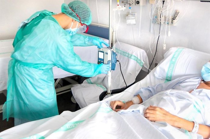 C-LM alcanza los 734 nuevos casos y continúa disminuyendo el número de hospitalizados