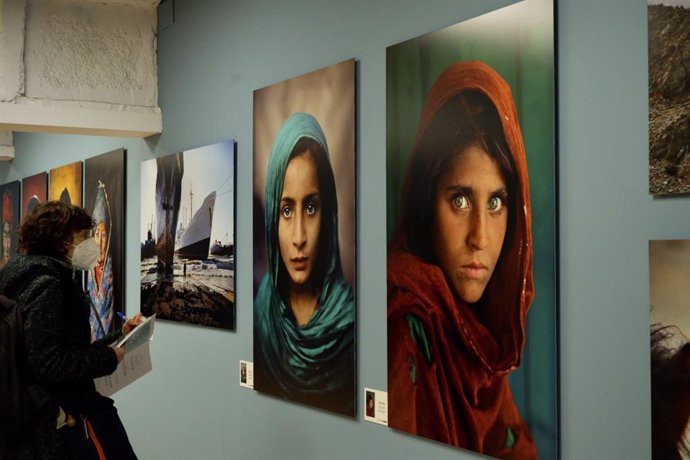 Imatge de la primera exposició de Steve McCurry a Barcelona a la sala FotoNostrum