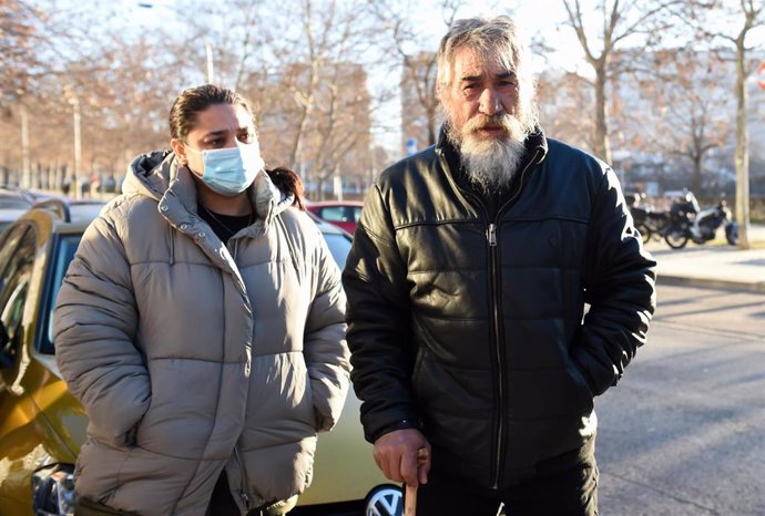 Baldomero, padre de las dos fallecidas, a su llegada al juicio contra Juan Mendoza Jiménez, presunto autor del doble crimen de Aranjuez, en la Audiencia Provincial, a 9 de febrero de 2022, en Madrid (España). 