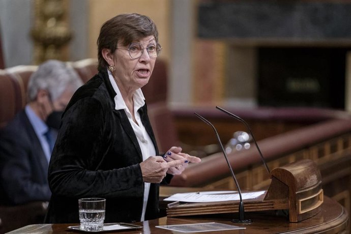 Archivo - La diputada de Unidas Podemos Antonia Jover interviene en una sesión plenaria en el Congreso de los Diputados. 