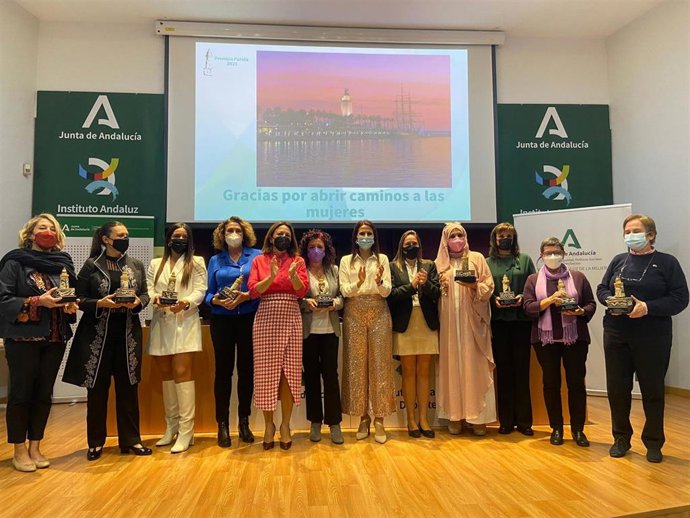 IAM reconoce a ocho mujeres referentes en Málaga y da un premio especial a una bombera por el incendio de Sierra Bermeja
