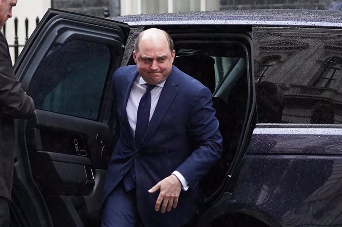 15 February 2022, United Kingdom, London: UKDefence Secretary Ben Wallace arrives in Downing Street, ahead of a meeting of the Government's Cobra emergency committee on the situation in Ukraine. UKPrime Minister Boris Johnson warned on Monday an invas