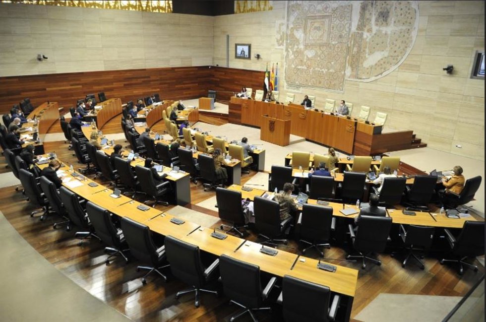 Pleno ordinario en la Asamblea de Extremadura