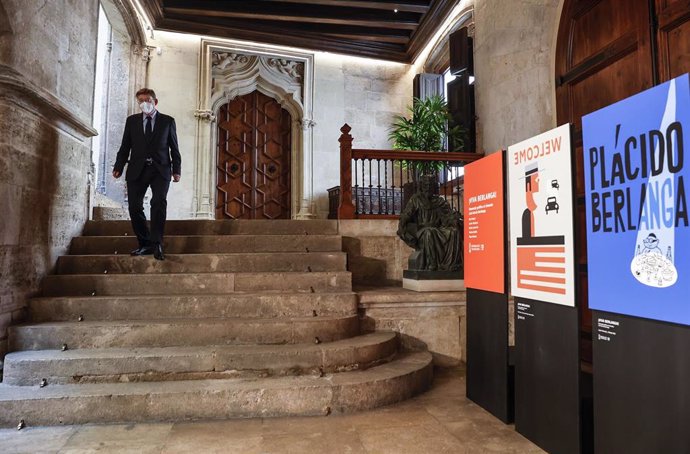 El presidente de la Generalitat, Ximo Puig, a su llegada a un acto en el Palau