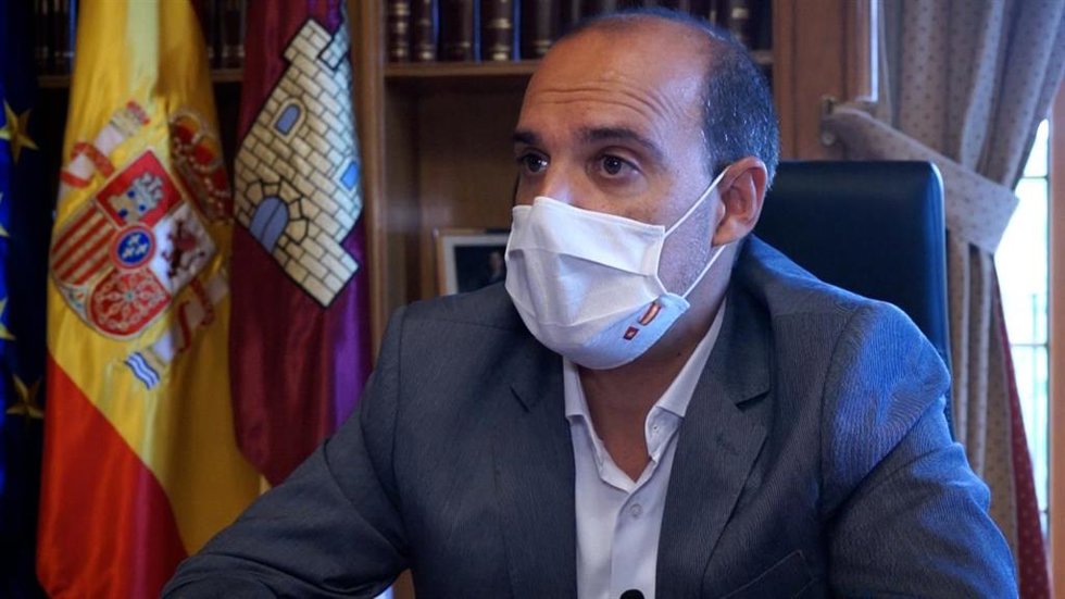 Archivo - El presidente de las Cortes de Castilla-La Mancha, Pablo Bellido, en una entrevista con Europa Press