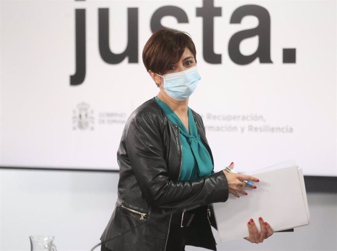 La ministra Portavoz, Isabel Rodríguez, a su llegada a una rueda de prensa tras la reunión del Consejo de Ministros, en el Complejo de la Moncloa, a 22 de febrero de 2022, en Madrid (España).