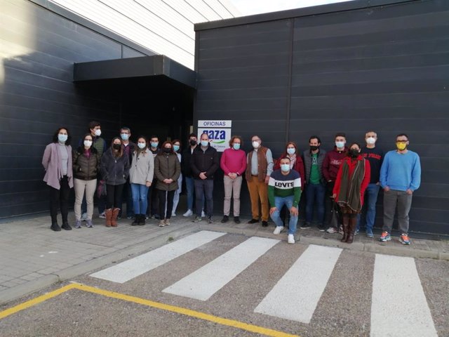Participantes en uno de los cursos de formación especializada en industrias lácteas visitan las instalaciones de GAZA en Zamora.