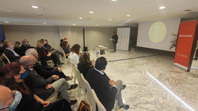 El conseller de Modelo Económico, Turismo y Trabajo, Iago Negueruela, durante su intervención en el acto de la Fundación Impulsa.