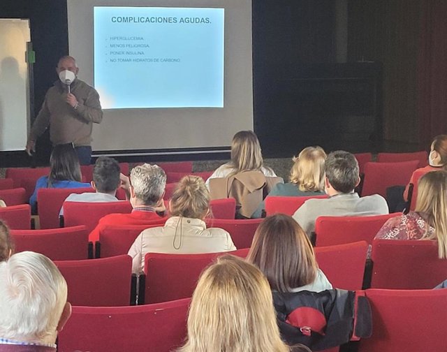 Imagen de la charla al profesorado sobre diabetes