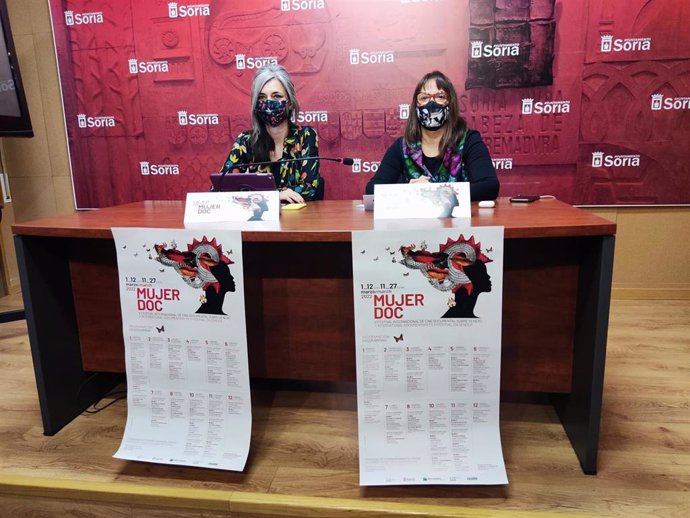 Ana Latorre (izda) y Gloria Gonzalo presentan el V Festival 'MujerDoc' en Soria.