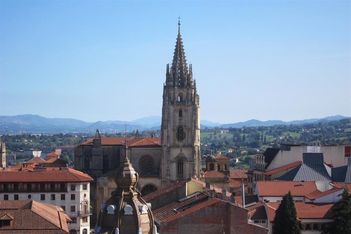 Archivo - Catedral de Oviedo.