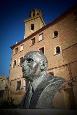Archivo - Busto de don Pedro Gutiérrez robado en Calahorra