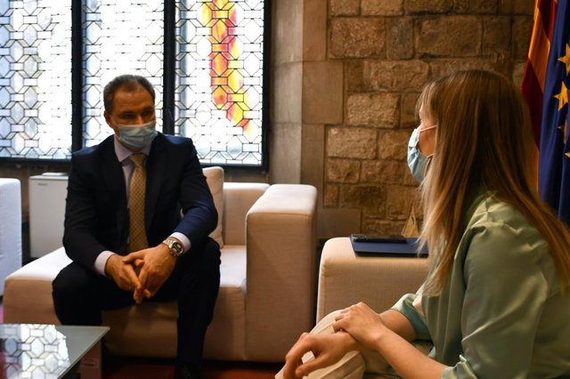 La consellera Victòria Alsina amb el cònsol general d'Ucraïna a Barcelona