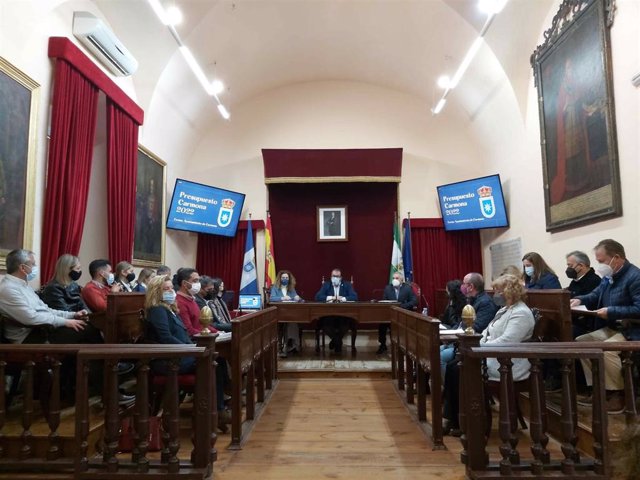 Pleno municipal de Carmona en el que se ha aprobado el presupuesto para 2022.