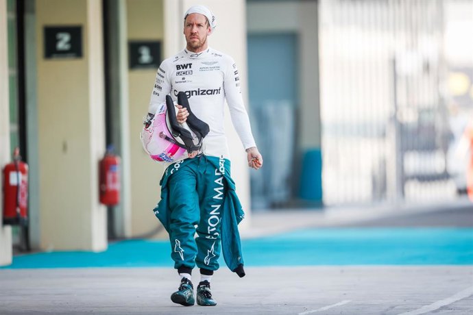 Archivo - 05 VETTEL Sebastian (ger), Aston Martin F1, portrait during the 2021 post-season tests from December 14 to 15, 2021 on the Yas Marina Circuit, in Yas Island, Abu Dhabi - Photo Antonin Vincent / DPPI