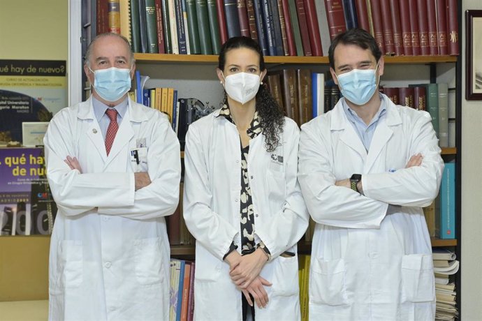 El Hospital Gregorio Marañón patenta un cemento óseo con antibióticos microencapsulados
