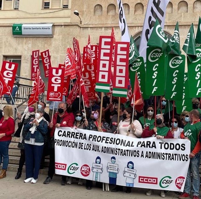 Profesionales de la sanidad protestan de nuevo en toda Andalucía por la carrera profesional para todas las categorías