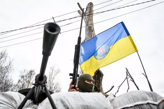 Imatge de soldats ucranesos amb riles d'assalt